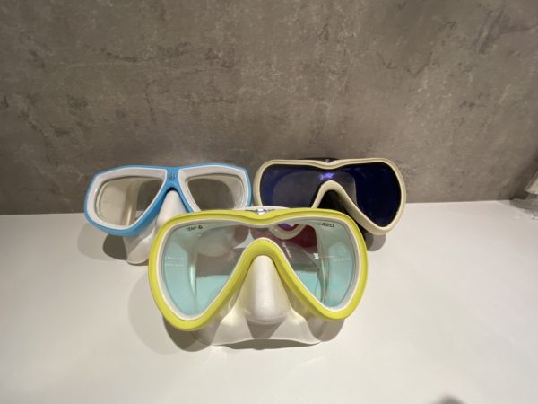 色んな種類のマスクが並んでいる様子