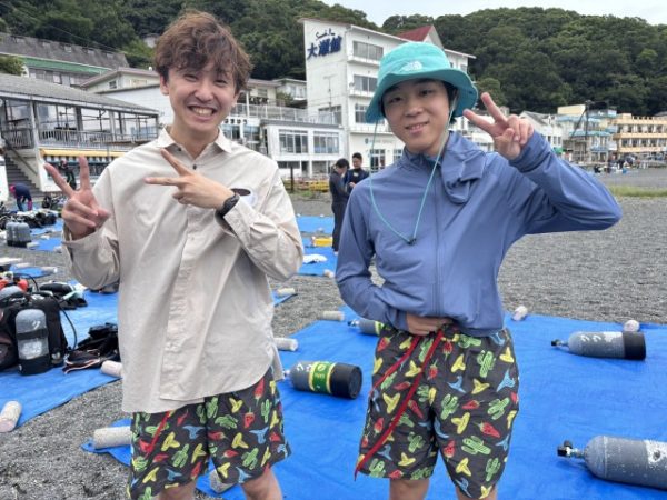 潜る前のバディの写真