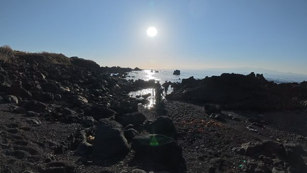 海に入っていくダイバー