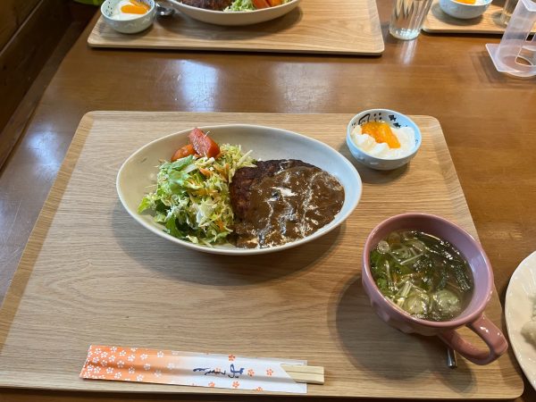ハンバーグ定食