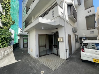 アズール沖縄那覇店